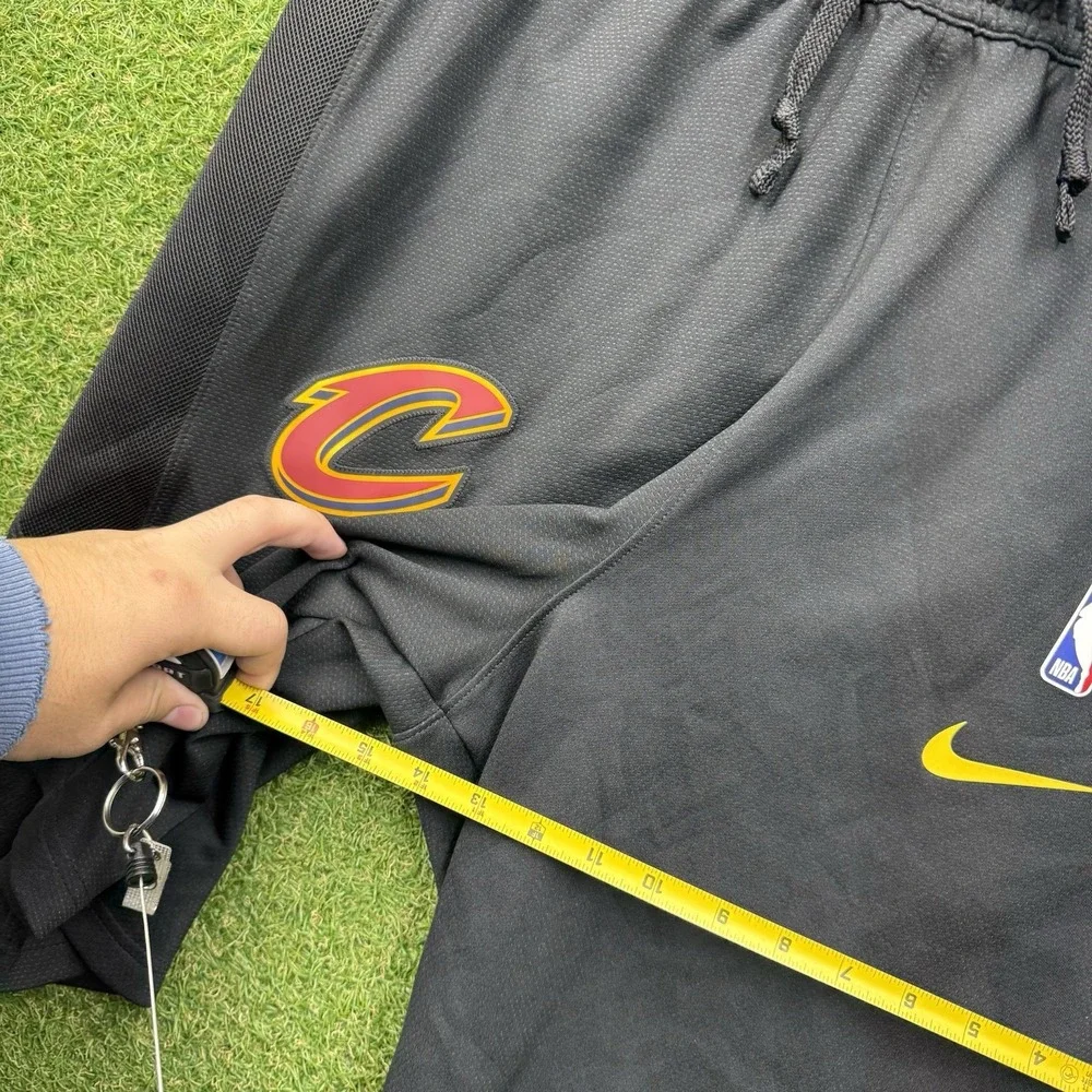 Cleveland Cavaliers Nike Shorts Mens 2XL Basketball Sports Black Drawstring NWT